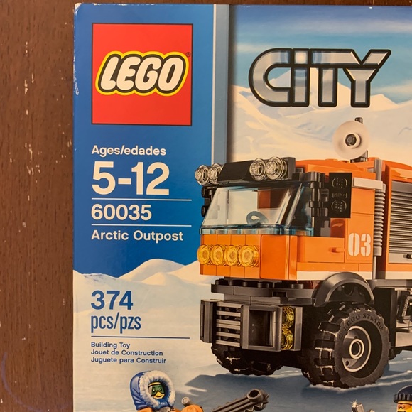 Arctic Outpost LEGO Set - Picture 4 of 4